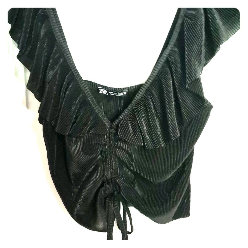 💮 NWT Zara Crop Top 💮